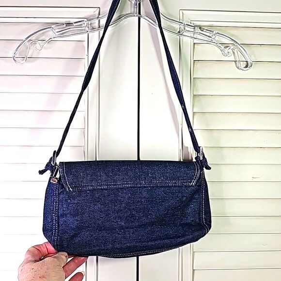 Denim Shoulder Bag by Venezia Jeans Blue Silvertone Hardware zip closure & snap - Picture 3 of 9